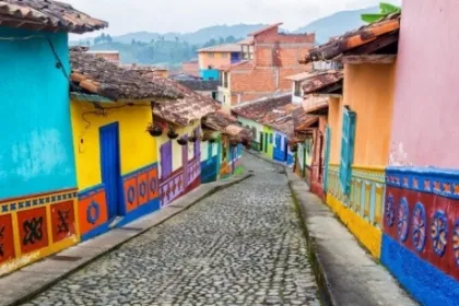 Bunte Straße in Kolumbien