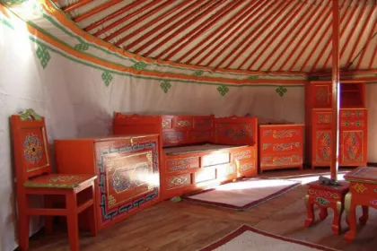 Die Innenausstattung einer Jurte in der Mongolei