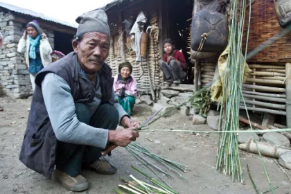 Eine Familie in nepal bietet Übernachtungen im Homestay an