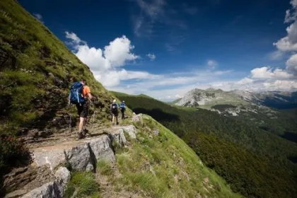 Eine Gruppe von Wanderern bei der Montenegro Reise