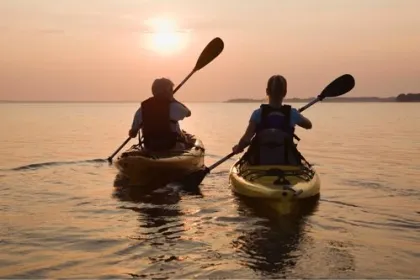 Zwei Personen während der Namibia Reise auf dem Kayak