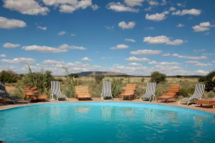 Unterkunft in der Wüste mit Pool in Fish RIver Canyon, Namibia.