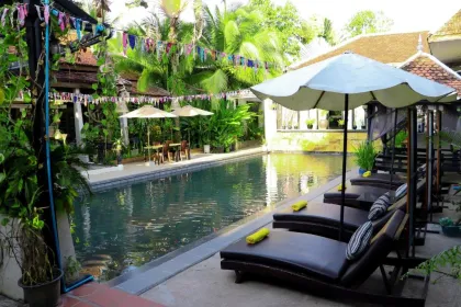 Villa Unterkunft mit Pool.