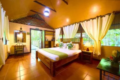 Familienlodge in Aninga.
