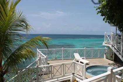 Lodge in Ochos Rios.