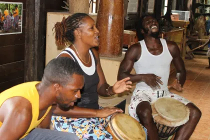 Maroon Kultur kennenlernen.