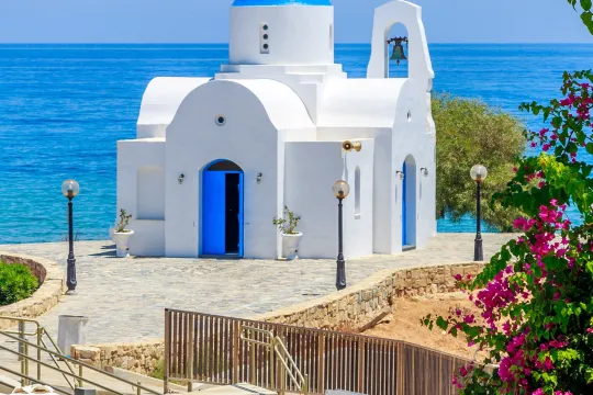 Ein Familienhaus am Strand in Protaras, Zypern.
